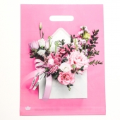 Розовый пакет с цветочным принтом и вырубной ручкой (40х31 см) - Сима-Ленд - купить с доставкой в Реутове