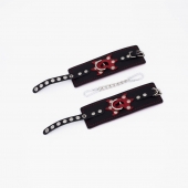Черные кожаные наручники с красным декором и строчкой - Crazy Handmade - купить с доставкой в Реутове
