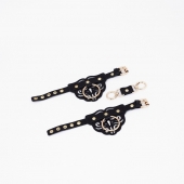 Черные кожаные наручники с клепками, кольцами и золотистой фурнитурой - Crazy Handmade - купить с доставкой в Реутове