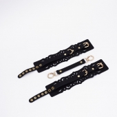 Черный кожаные оковы с узорами и золотистой фурнитурой - Crazy Handmade - купить с доставкой в Реутове