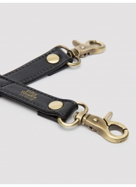 Черный фиксатор для манжет Bound to You Faux Leather Hogtie - Fifty Shades of Grey - купить с доставкой в Реутове