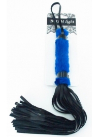 Нежная плеть с синим мехом BDSM Light - 43 см. - БДСМ Арсенал - купить с доставкой в Реутове