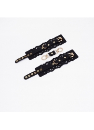 Черные кожаные наручники с узорами и золотистой фурнитурой - Crazy Handmade - купить с доставкой в Реутове