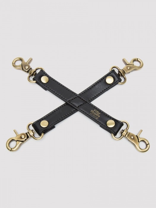 Черный фиксатор для манжет Bound to You Faux Leather Hogtie - Fifty Shades of Grey - купить с доставкой в Реутове