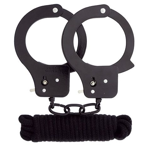 Чёрные наручники из листового металла в комплекте с веревкой BONDX METAL CUFFS LOVE ROPE SET - Dream Toys - купить с доставкой в Реутове