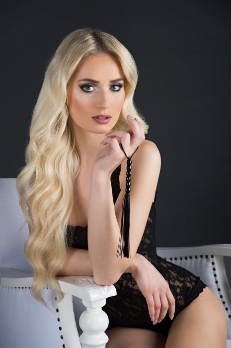 Чёрная мини-плеть из резины Rubber Mini Whip - 22 см. - Blush Novelties - купить с доставкой в Реутове