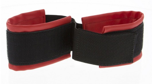 Полиуретановые манжеты для фиксации рук вместе Bound Together Wrist Restraints - Blush Novelties - купить с доставкой в Реутове